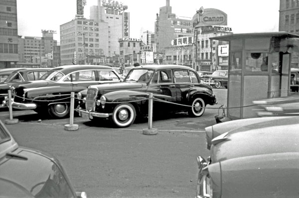 53-3a (045-18) 1953-56 Daimler Conquest Saloon.jpg